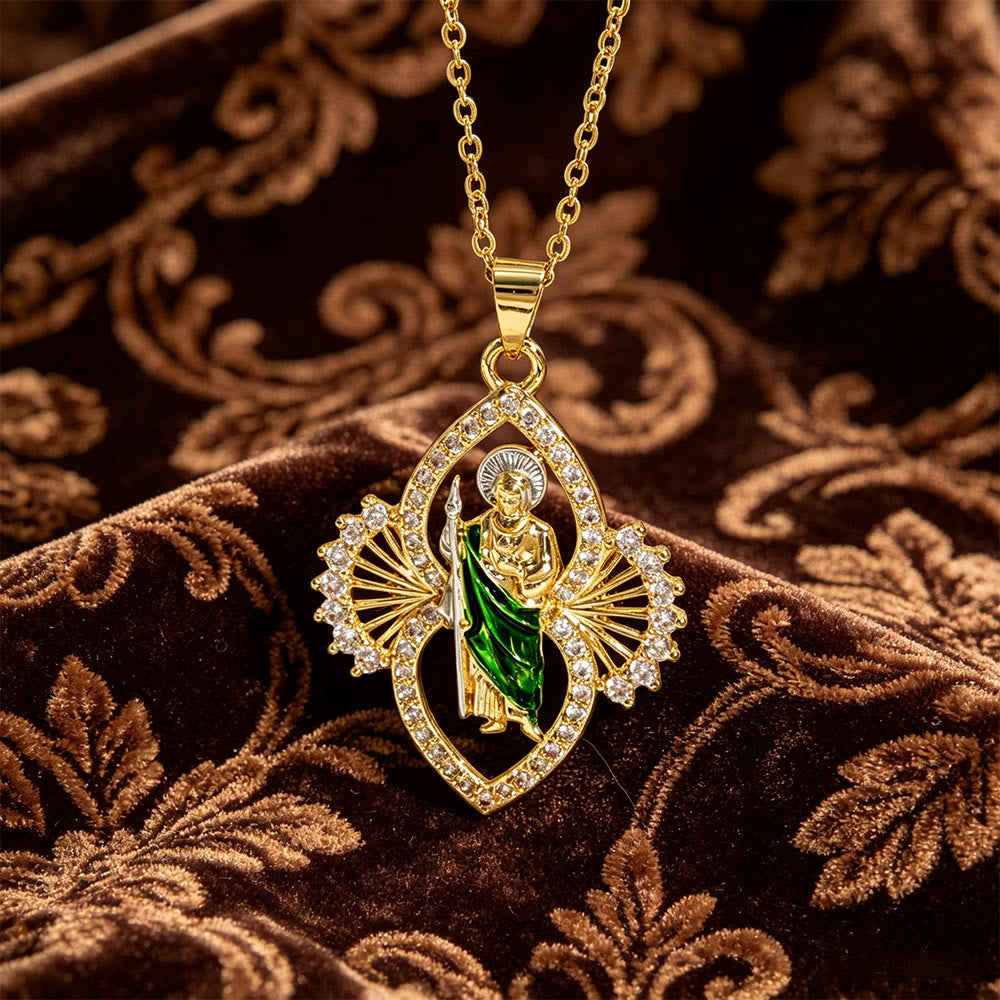 Collier pendentif orné Saint Jude de Christianartworkshop avec halo de zircon en forme d'éventail : un symbole d'espoir et de grâce divine - image 5
