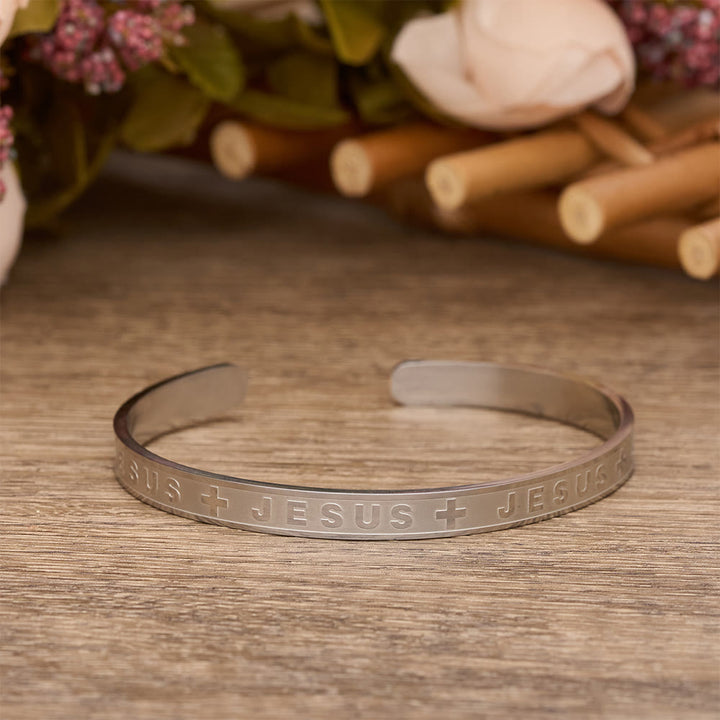 Christianartworkshop Bracelet manchette gravé JÉSUS, disponible en doré, argenté et or rose : un rappel de la grâce divine - Argent - image 4