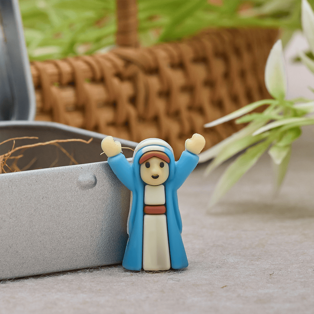 Christianartworkshop Coffret de mini-figurines représentant la scène de la crucifixion du Vendredi saint, avec boîte en métal portable : un symbole de sacrifice - image 7