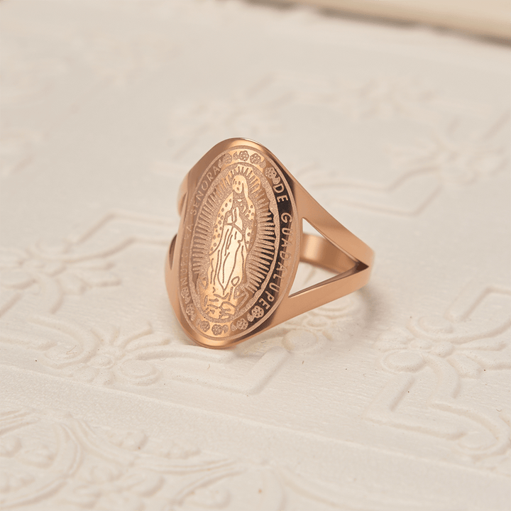 Christianartworkshop Bague de dévotion gravée à l'effigie de Notre-Dame de Guadalupe : emblème de la grâce mariale et de la protection divine - Rose doré - 10 US - image 4