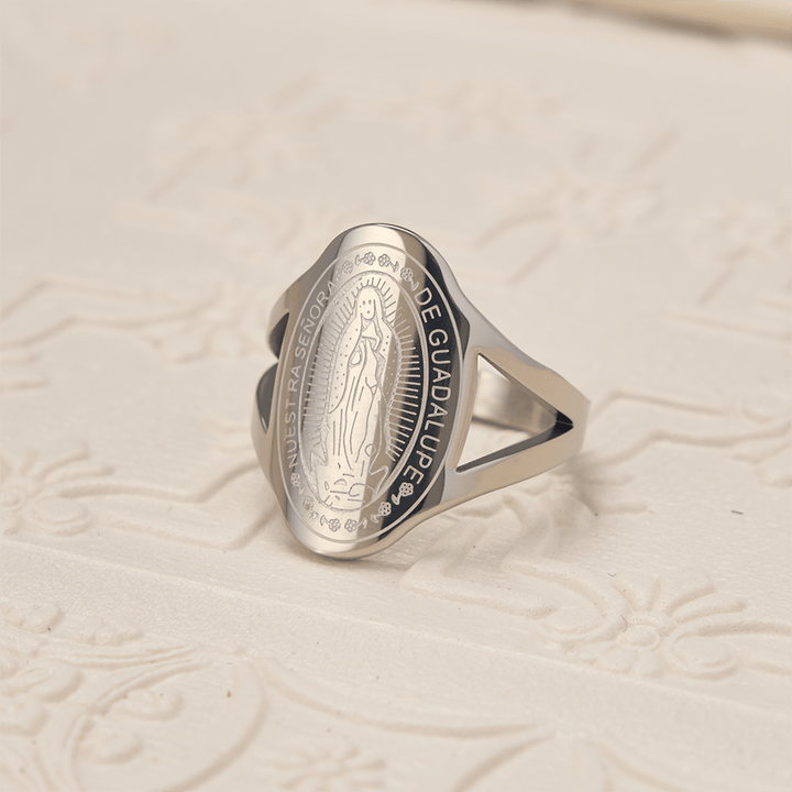 Christianartworkshop Bague de dévotion gravée à l'effigie de Notre-Dame de Guadalupe : emblème de la grâce mariale et de la protection divine - Argent - 10 US - image 3