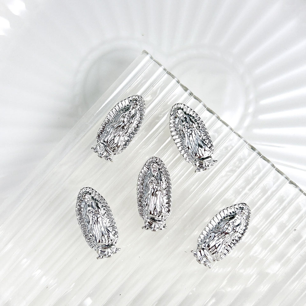 Christianartworkshop Breloques pour ongles en émail Notre-Dame de Guadalupe : Marchez sur le chemin du style sacré - Argent (Paquet de 10 pièces) - image 1