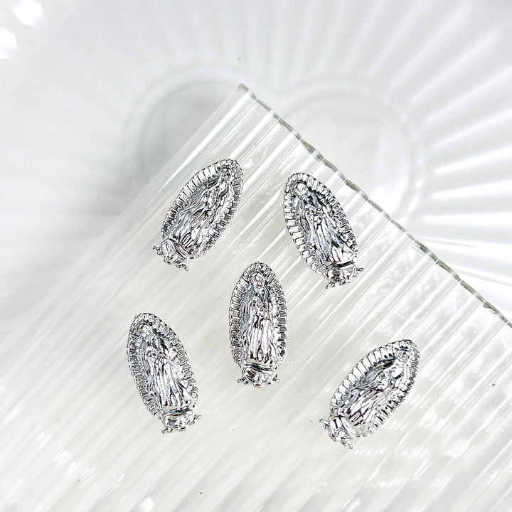 Christianartworkshop Breloques pour ongles en émail Notre-Dame de Guadalupe : Marchez sur le chemin du style sacré - Argent (Paquet de 10 pièces) - image 1