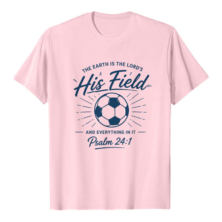Christianartworkshop Psaume 24:1 T-shirt à manches courtes premium His Field Soccer Faith - Rose - 2XL - image 2