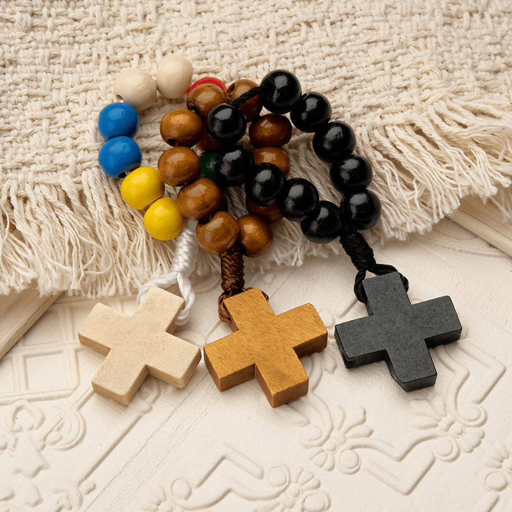 Christianartworkshop Chapelet coloré avec pendentif croix simple : un symbole quotidien de réconfort et d'espoir - image 1