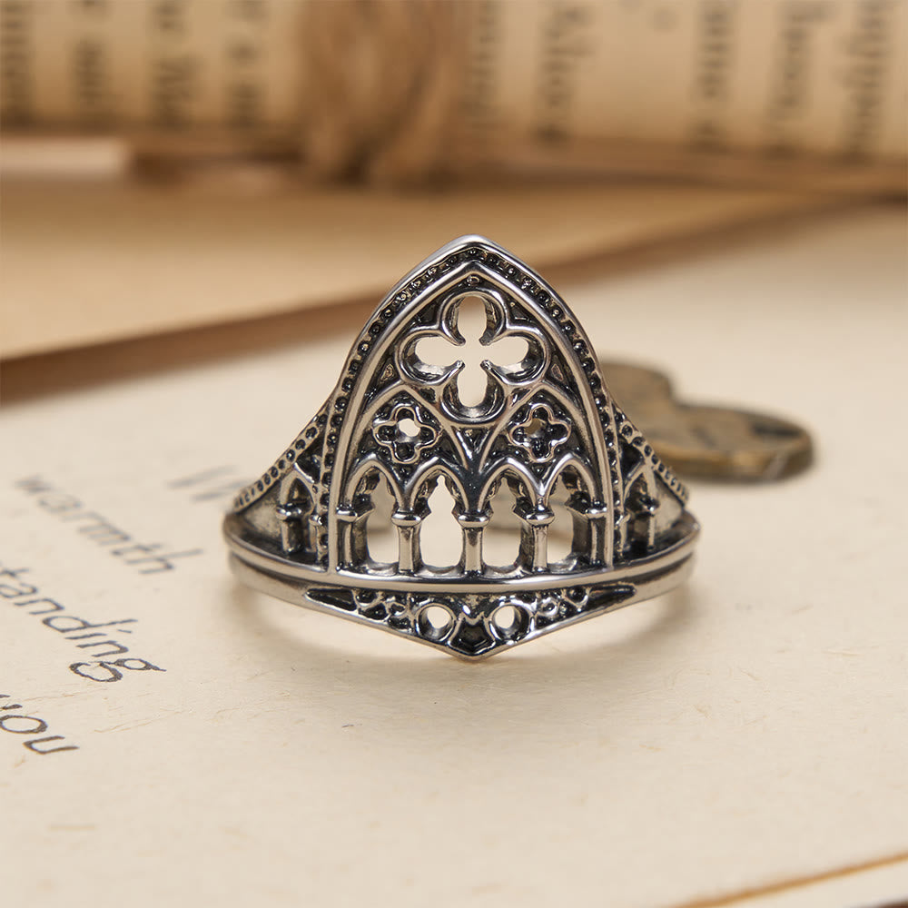 Christianartworkshop Bague de dévotion inspirée des vitraux de cathédrale gothiques, ornée de motifs à quatre lobes : symbole d’architecture sacrée et de lumière divine - image 3