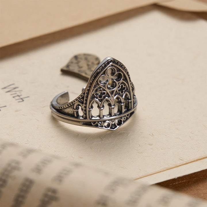 Christianartworkshop Bague de dévotion inspirée des vitraux de cathédrale gothiques, ornée de motifs à quatre lobes : symbole d’architecture sacrée et de lumière divine - image 4