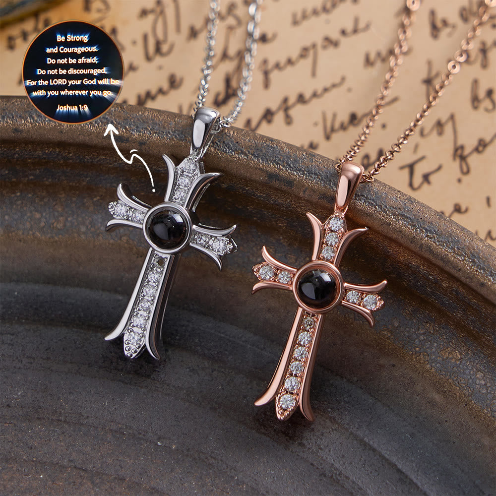 Christianartworkshop Collier croix incrustée de cristaux avec pierre centrale noire : symbole de lumière divine et de foi éternelle - image 1