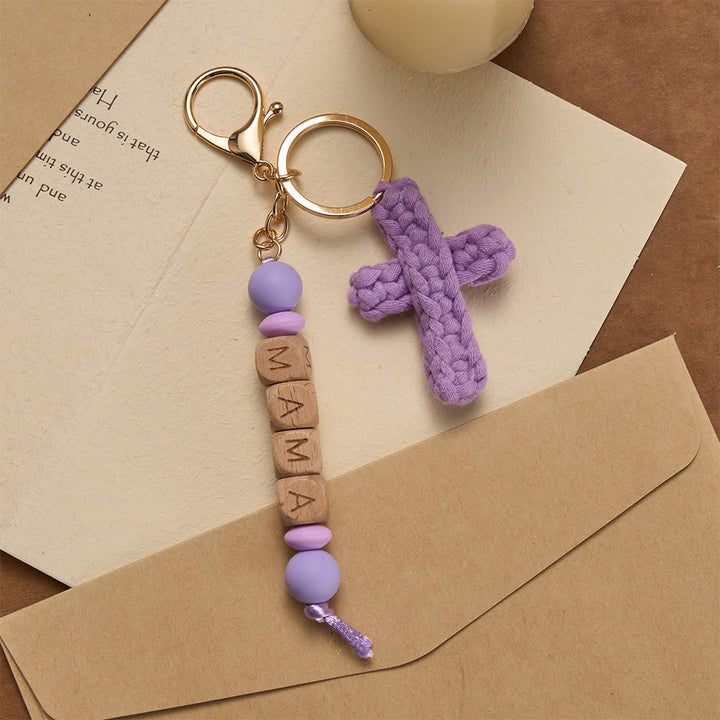 Christianartworkshop Porte-clés croix en crochet doux avec perles gravées « MAMA » : incarne la grâce, la fidélité et la chaleur. - Violet - image 4