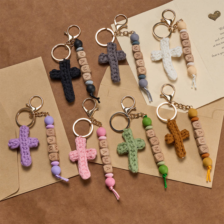 Christianartworkshop Porte-clés croix en crochet doux avec perles gravées « MAMA » : incarne la grâce, la fidélité et la chaleur. - image 9