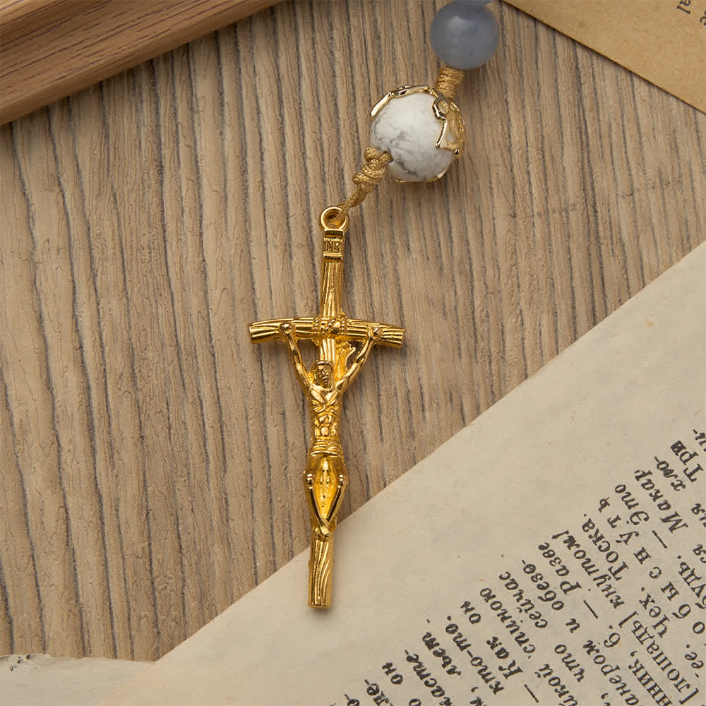 Christianartworkshop Chapelet en aigue-marine et howlite blanche : détails en filigrane doré avec saint Benoît pour une foi sereine - image 7