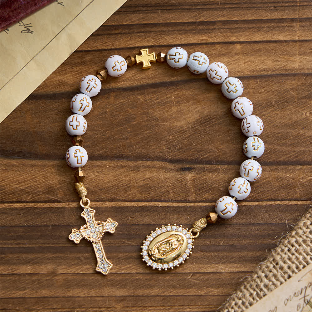 Christianartworkshop Chapelet de poche à perles blanches en forme de croix : Médaille scintillante de Notre-Dame pour la foi pure - Notre-Dame et la Croix - image 0