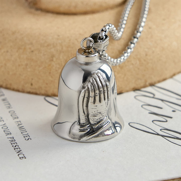 Christianartworkshop Collier pendentif clochette classique avec mains jointes ou croix : un emblème intemporel de foi inébranlable - image 1