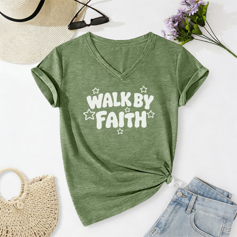 Christianartworkshop T-shirt décontracté à col en V imprimé étoiles Walk By Faith - Vert olive - 2XL - image 4