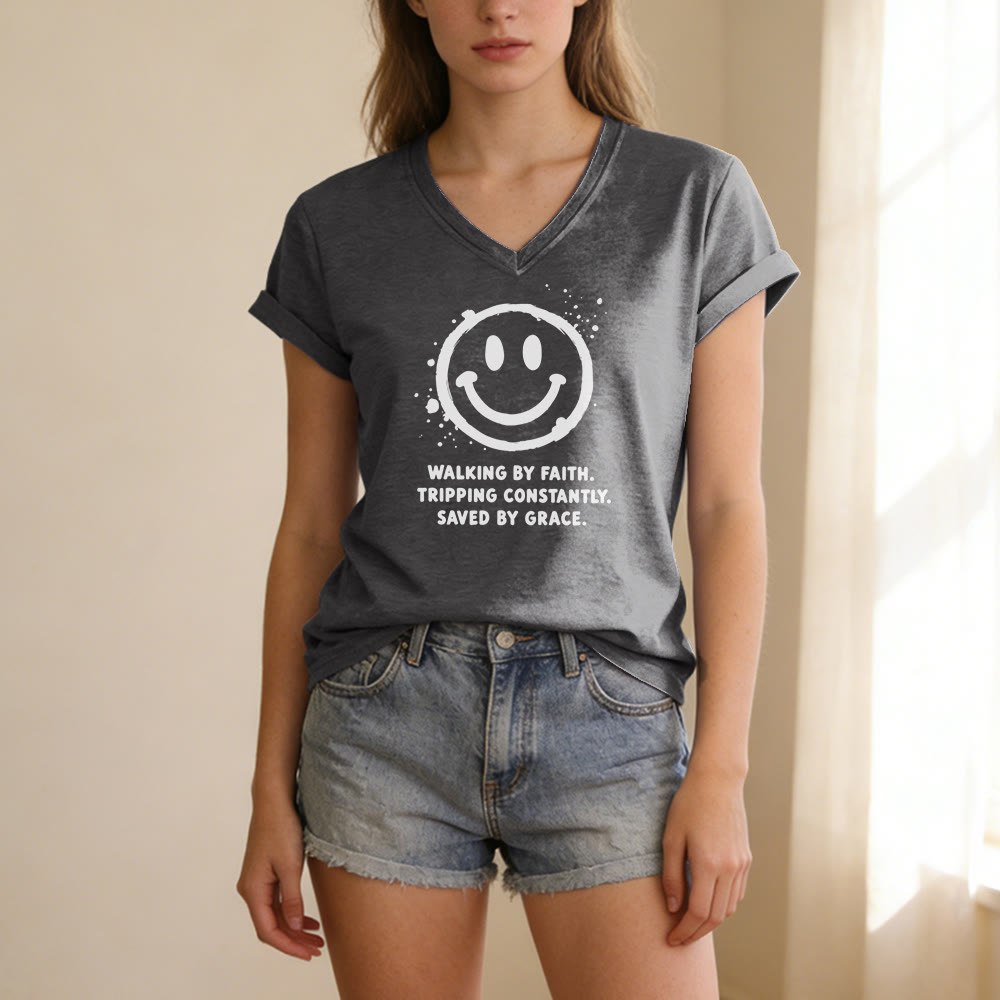 Christianartworkshop T-shirt décontracté à col en V avec imprimé smiley « Walking By Faith » - image 23