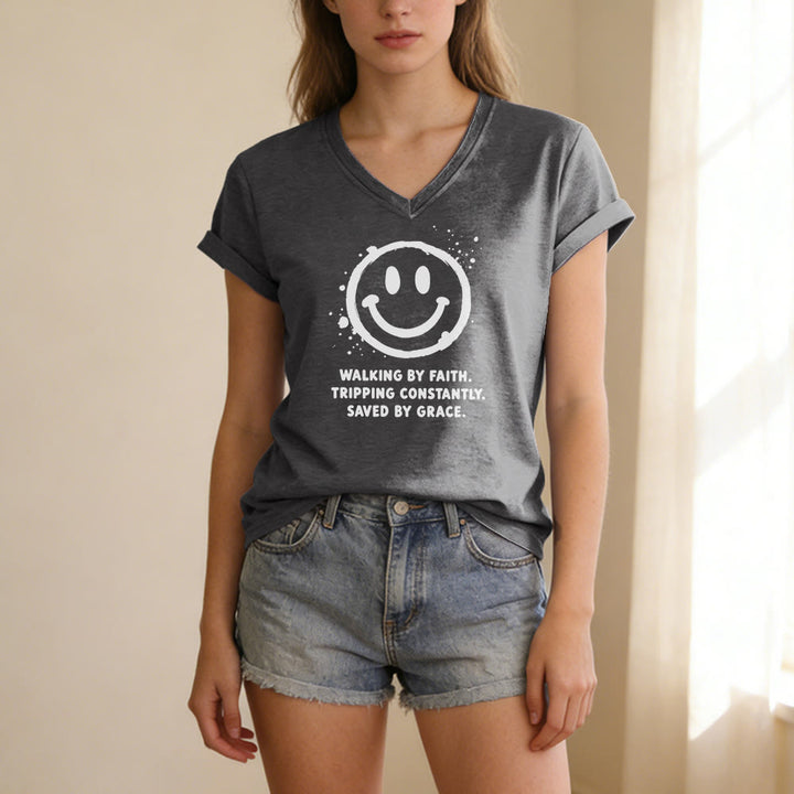 Christianartworkshop T-shirt décontracté à col en V avec imprimé smiley « Walking By Faith » - image 23