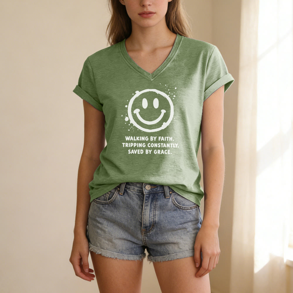 Christianartworkshop T-shirt décontracté à col en V avec imprimé smiley « Walking By Faith » - image 7