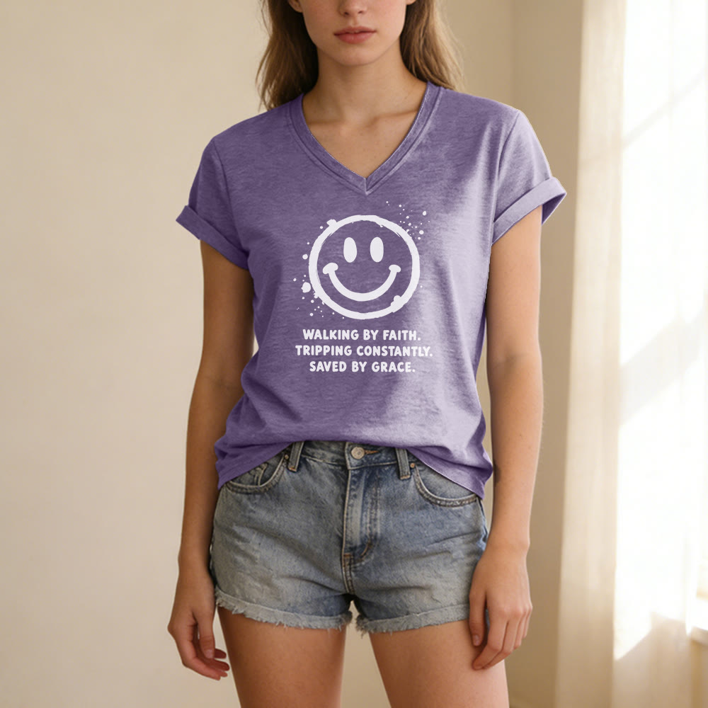 Christianartworkshop T-shirt décontracté à col en V avec imprimé smiley « Walking By Faith » - image 19