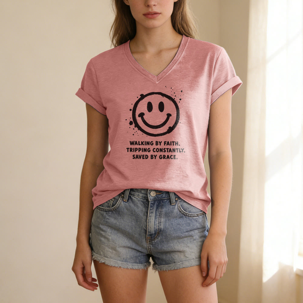 Christianartworkshop T-shirt décontracté à col en V avec imprimé smiley « Walking By Faith » - image 13