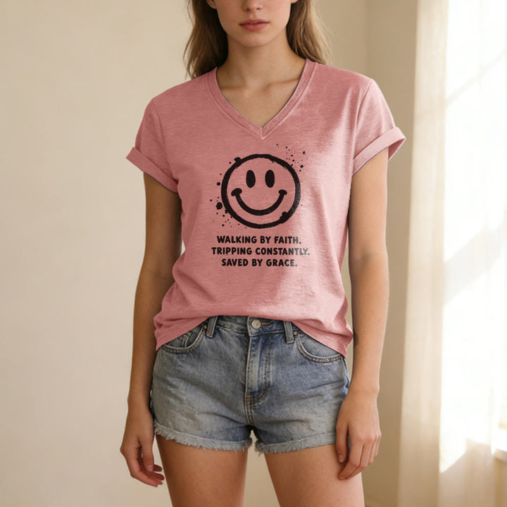 Christianartworkshop T-shirt décontracté à col en V avec imprimé smiley « Walking By Faith » - image 13