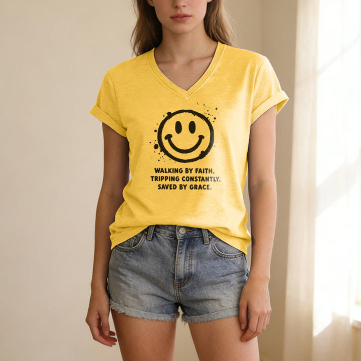 Christianartworkshop T-shirt décontracté à col en V avec imprimé smiley « Walking By Faith » - image 5