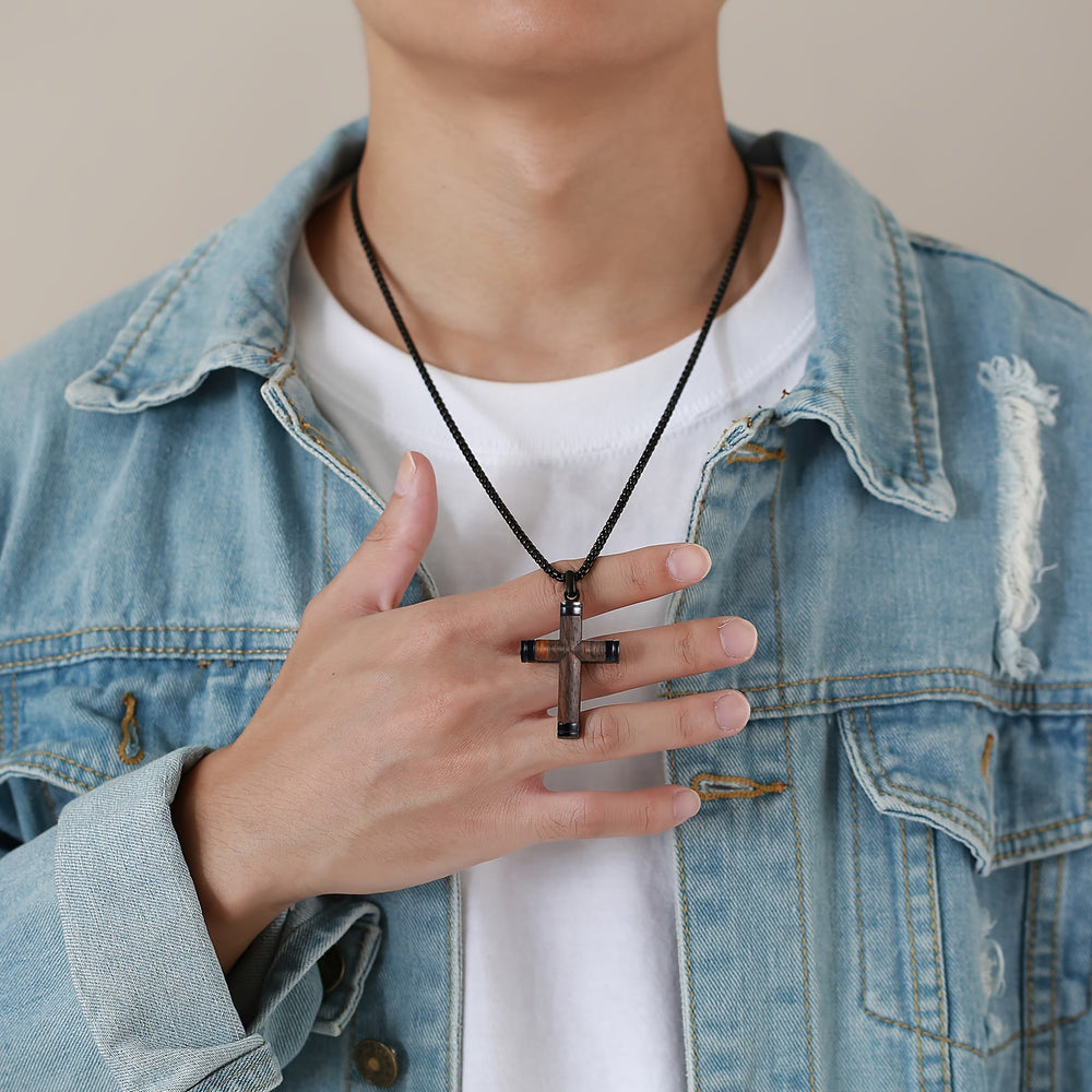 Christianartworkshop Collier croix minimaliste en bois avec extrémités métalliques élégantes : un emblème de force et de dévotion - image 1