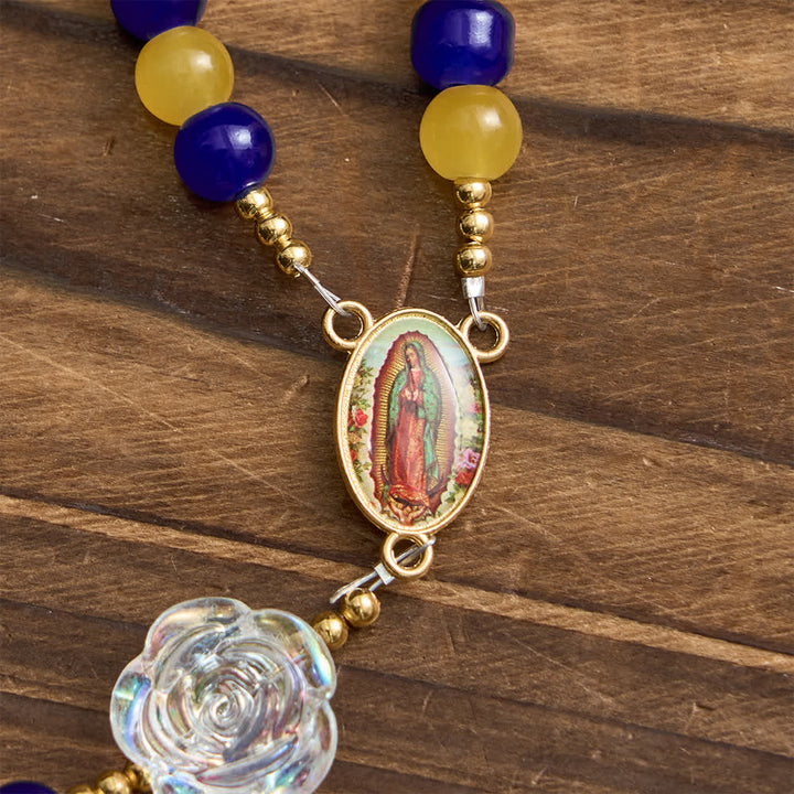 Christianartworkshop Chapelet de Guadalupe bleu et jaune : perles roses irisées avec crucifix doré - image 6