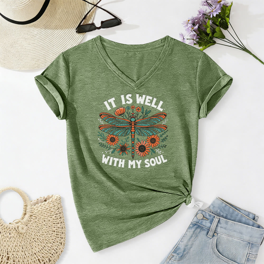 Christianartworkshop T-shirt décontracté à col en V avec imprimé floral libellule « Tout va bien pour moi » - Vert olive - 2XL - image 6