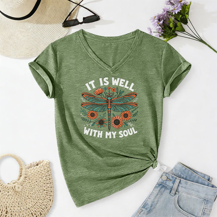 Christianartworkshop T-shirt décontracté à col en V avec imprimé floral libellule « Tout va bien pour moi » - Vert olive - 2XL - image 6