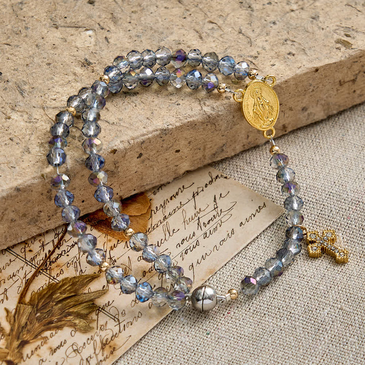 Christianartworkshop Bracelet chapelet à fermoir magnétique facetté et irisé, orné de la Vierge Marie, pour la foi au quotidien - image 3