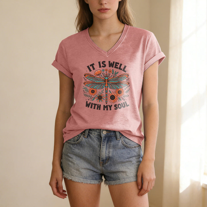 Christianartworkshop T-shirt décontracté à col en V avec imprimé floral libellule « Tout va bien pour moi » - image 11