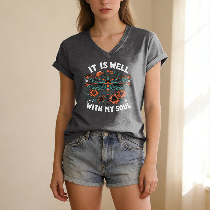 Christianartworkshop T-shirt décontracté à col en V avec imprimé floral libellule « Tout va bien pour moi » - image 21