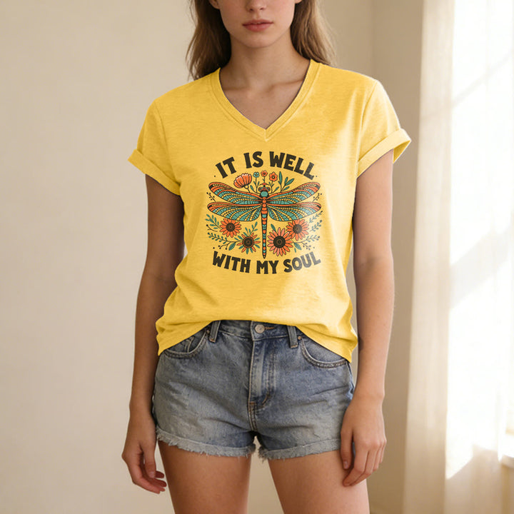 Christianartworkshop T-shirt décontracté à col en V avec imprimé floral libellule « Tout va bien pour moi » - image 5