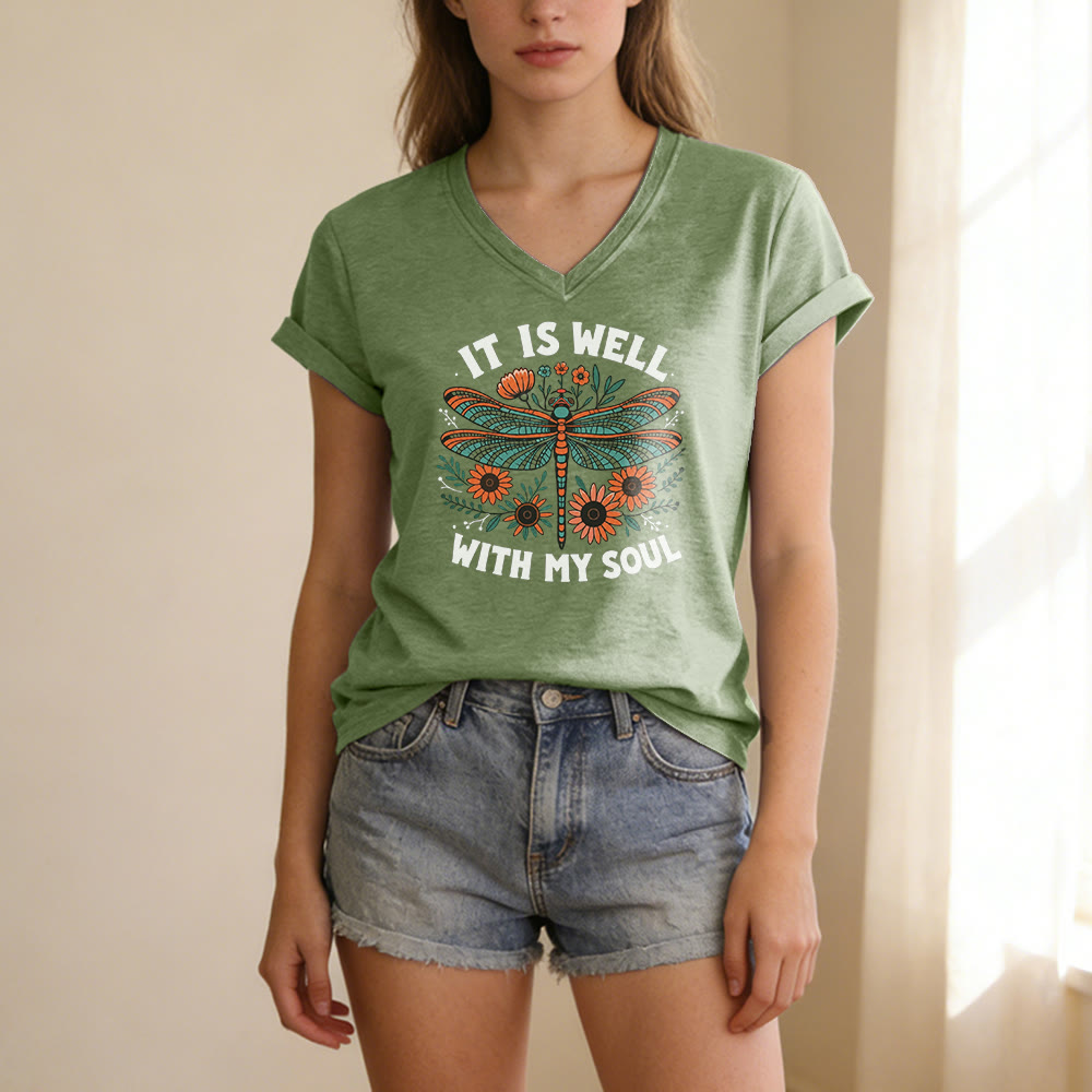 Christianartworkshop T-shirt décontracté à col en V avec imprimé floral libellule « Tout va bien pour moi » - image 7