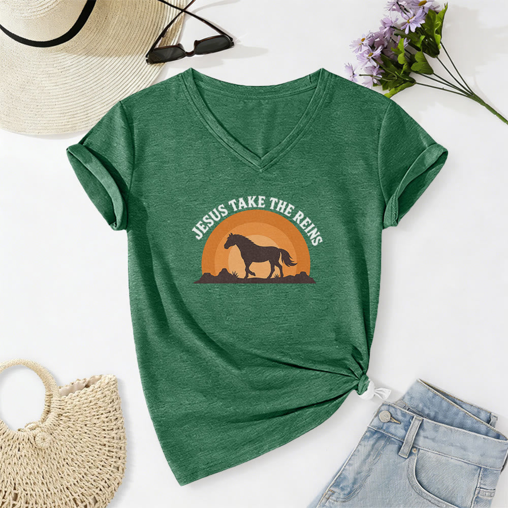 Christianartworkshop T-shirt décontracté à col en V avec imprimé cheval coucher de soleil « Jésus prend les rênes » - Vert foncé - 2XL - image 16