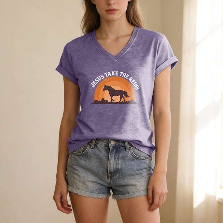 Christianartworkshop T-shirt décontracté à col en V avec imprimé cheval coucher de soleil « Jésus prend les rênes » - image 19
