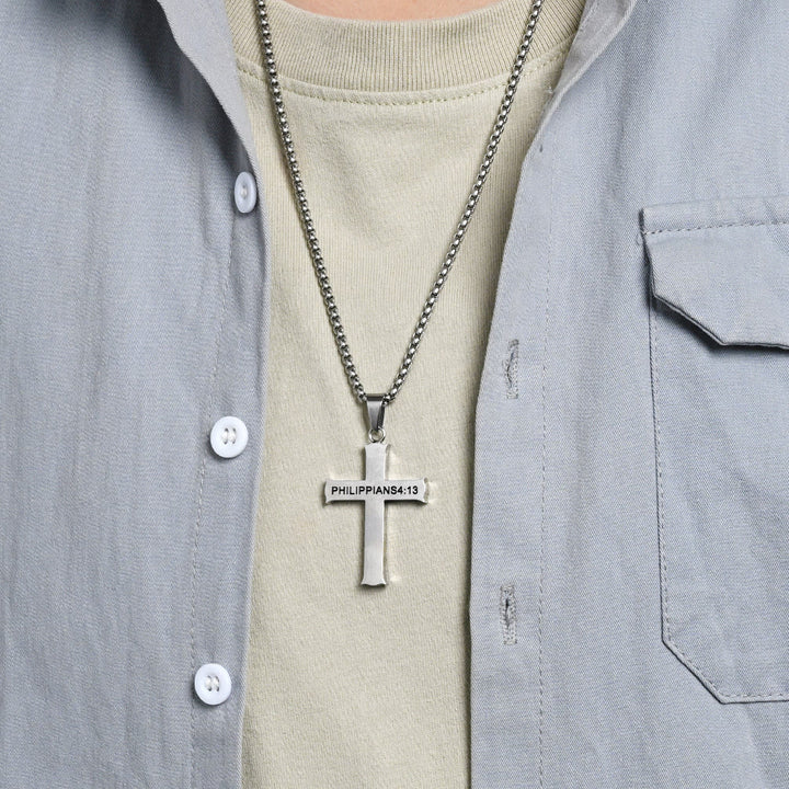 Christianartworkshop Collier pendentif croix en acier inoxydable avec citation de Philippiens 4:13 : Un rappel du réconfort divin - image 1