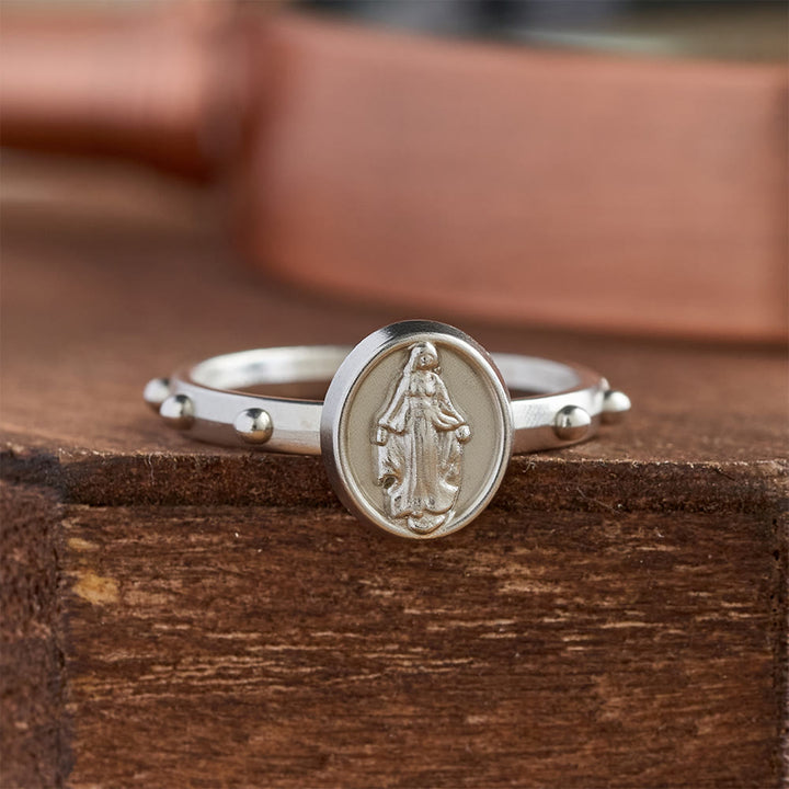 Bague chapelet Notre-Dame de Grâce avec médaillon marial, un symbole de dévotion, par Christianartworkshop - US 11 - image 2