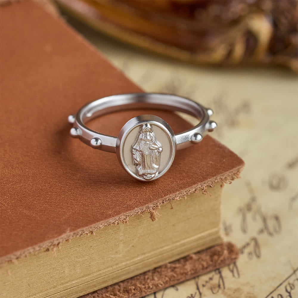 Bague chapelet Notre-Dame de Grâce avec médaillon marial, un symbole de dévotion, par Christianartworkshop - image 5