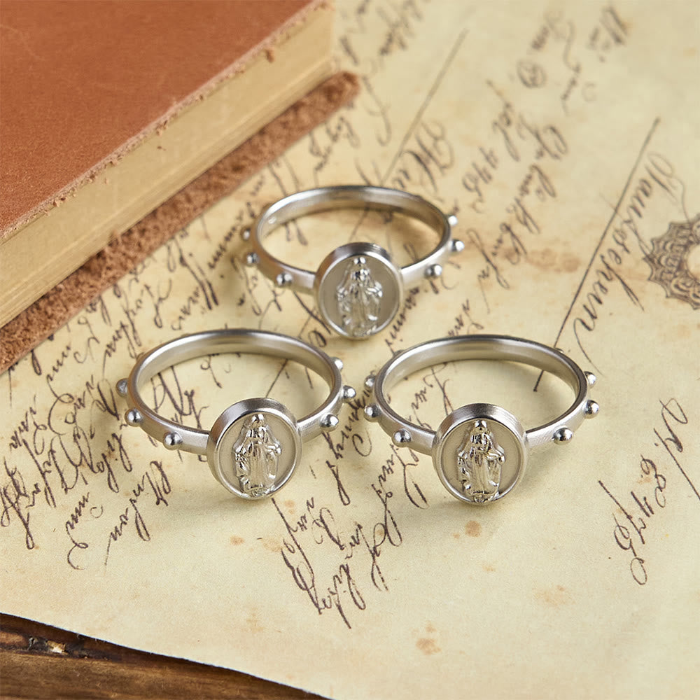 Bague chapelet Notre-Dame de Grâce avec médaillon marial, un symbole de dévotion, par Christianartworkshop - image 1