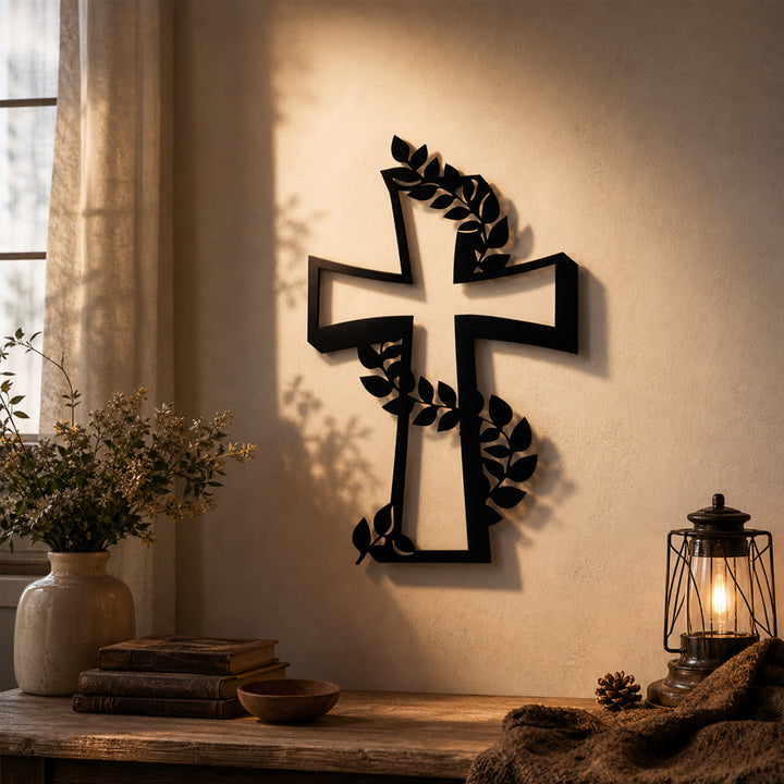 Christianartworkshop Croix moderne ornée de feuillage et de vrilles, décoration murale en métal : un puissant symbole de foi grandissante - image 2