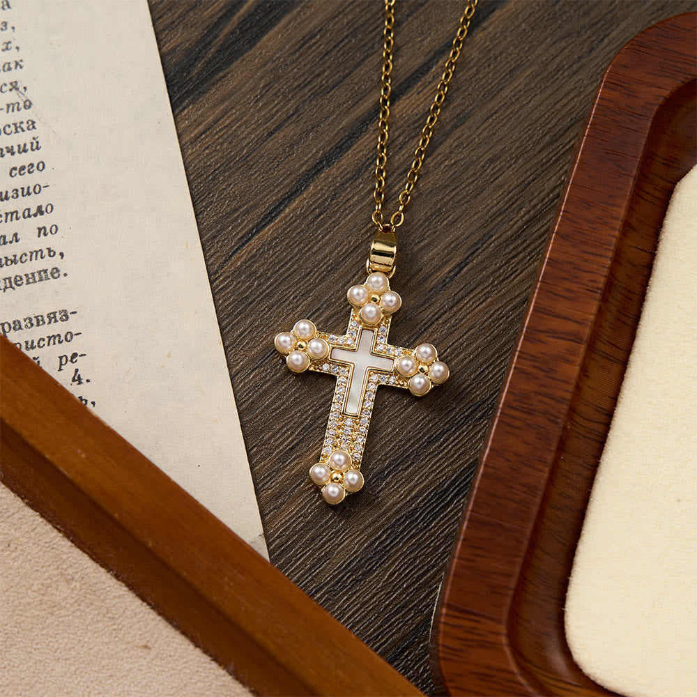 Christianartworkshop Collier pendentif croix raffiné orné de nacre, de zircon et de perles - image 4
