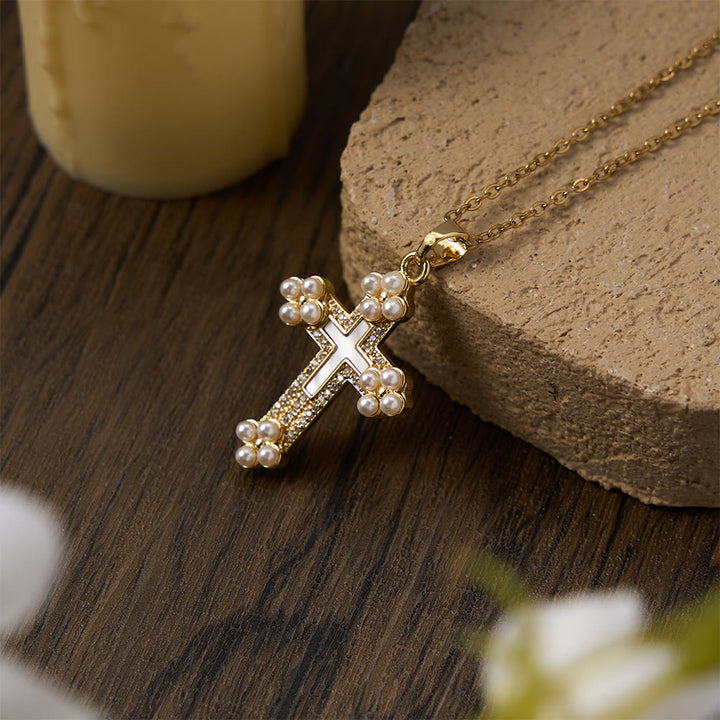 Christianartworkshop Collier pendentif croix raffiné orné de nacre, de zircon et de perles - image 3
