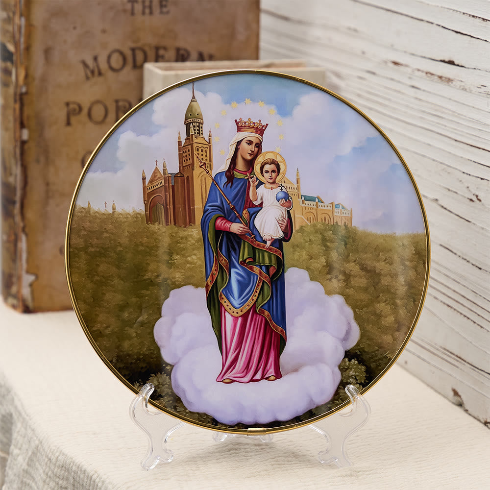 Christianartworkshop Ornement de bureau Vierge à l'Enfant avec fond cathédrale et bordure dorée : un symbole de la grâce mariale - Vierge à l'Enfant - image 0
