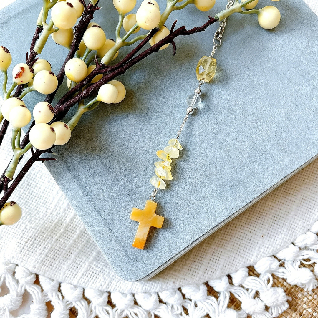 Christianartworkshop Ornement de voiture en pierre naturelle finement travaillée, orné d'éclats de cristal et d'un pendentif en forme de croix : un précieux souvenir de foi - image 7