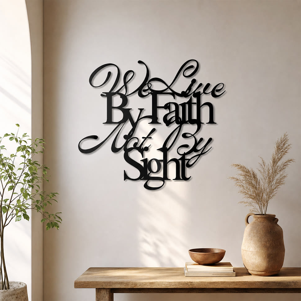 Christianartworkshop Décoration murale en métal avec inscription cursive « Nous vivons par la foi et non par la vue » : un rappel audacieux de la confiance en l’invisible - image 1