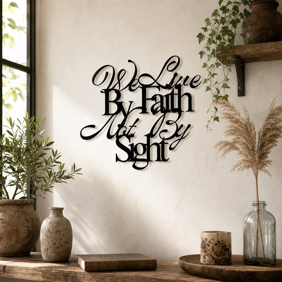 Christianartworkshop Décoration murale en métal avec inscription cursive « Nous vivons par la foi et non par la vue » : un rappel audacieux de la confiance en l’invisible - image 2