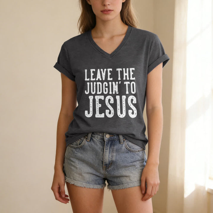 T-shirt à col en V imprimé « Laissez le jugement à Jésus » de Christianartworkshop - image 7