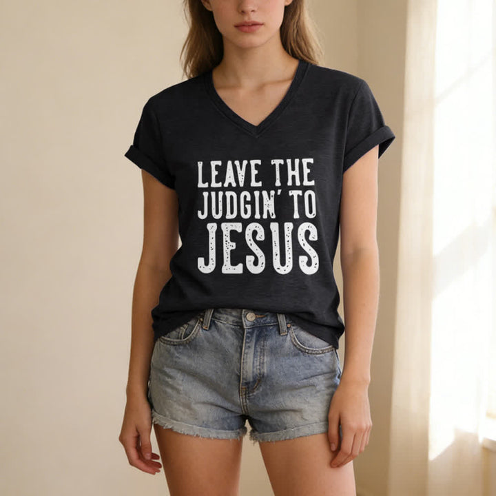 T-shirt à col en V imprimé « Laissez le jugement à Jésus » de Christianartworkshop - image 3