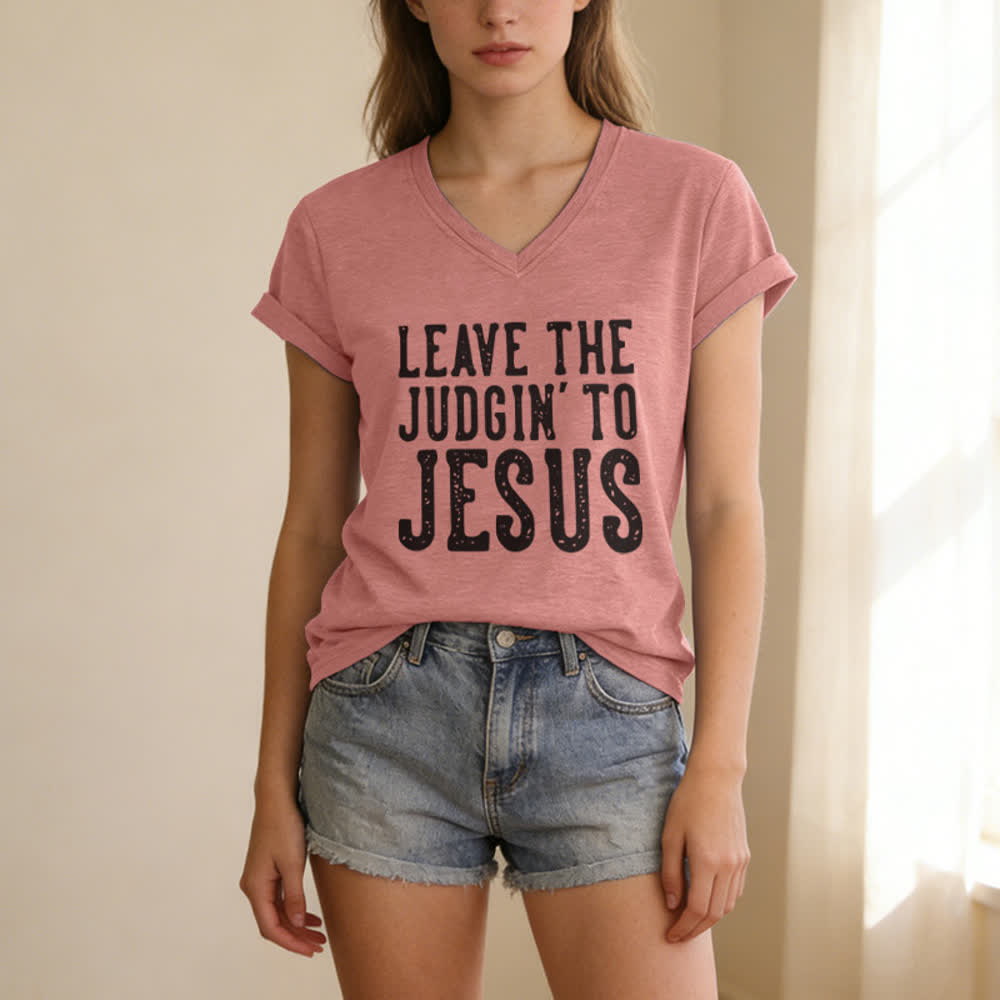 T-shirt à col en V imprimé « Laissez le jugement à Jésus » de Christianartworkshop - image 19